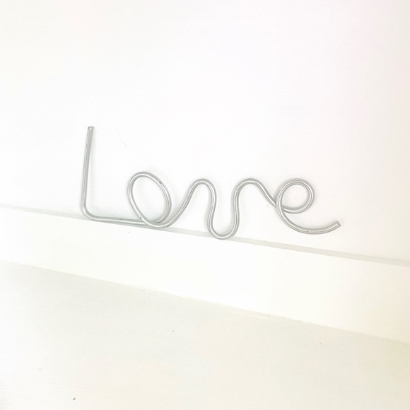 FREE "Love" with Bundle - wire word Wall Decoration - Picture 3 of 3